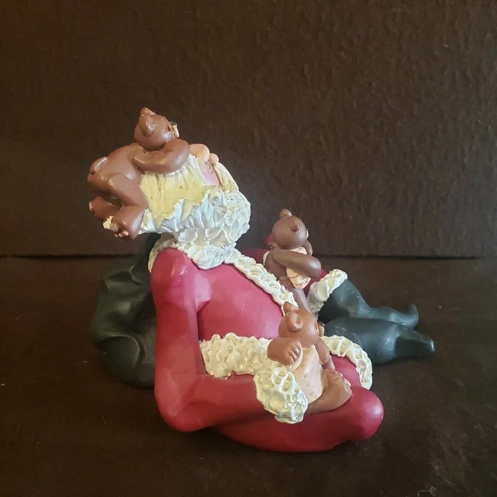 Vintage Possible Dreams Mini Munchikins Santa 1992 Figurine with bears resin Sad